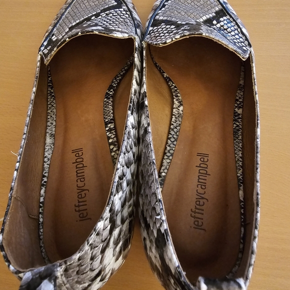 JEFFREY CAMPBELL Super Cute faux Reptile Print Black Gray w/Round Wood Heel 10 - Picture 5 of 6